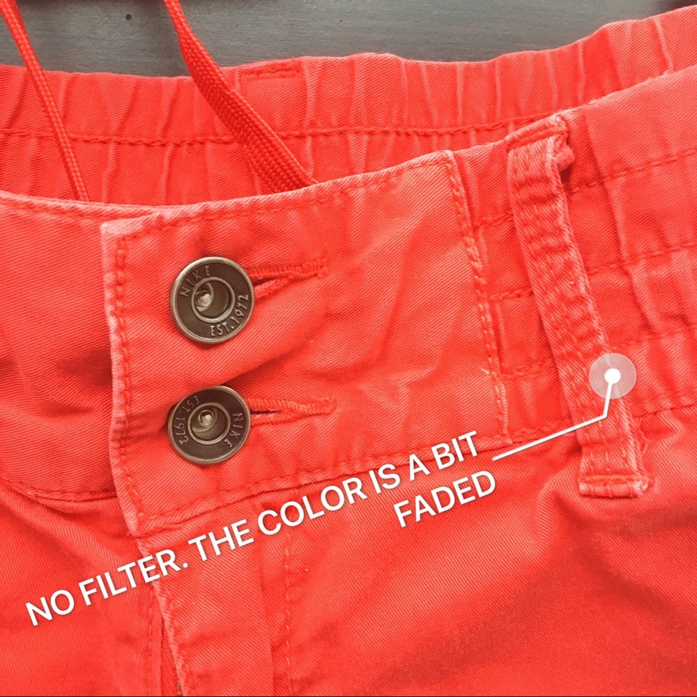 Nike Rétro Red Shorts - Picture 4 of 4